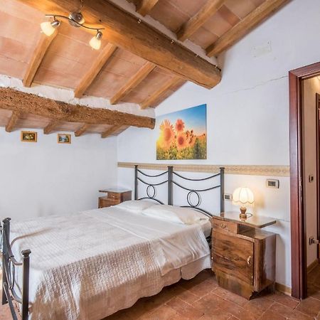 Gorgeous Home In Montalcino With Kitchen Esterno foto