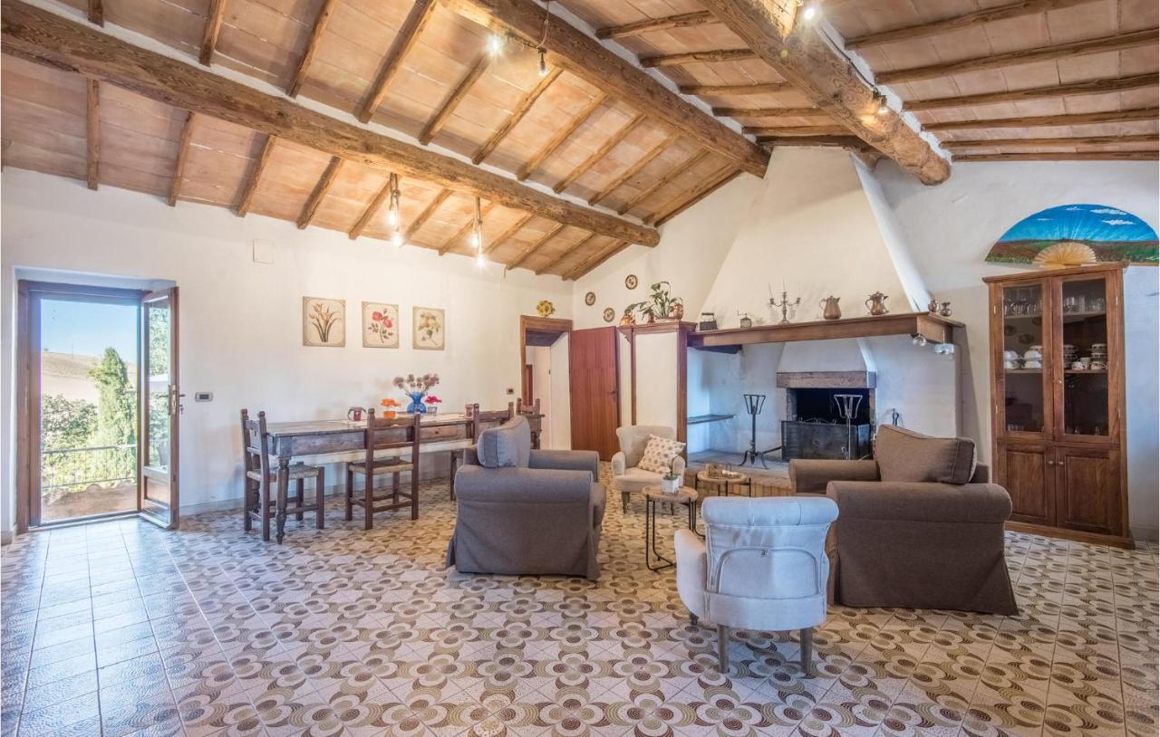 Gorgeous Home In Montalcino With Kitchen Esterno foto