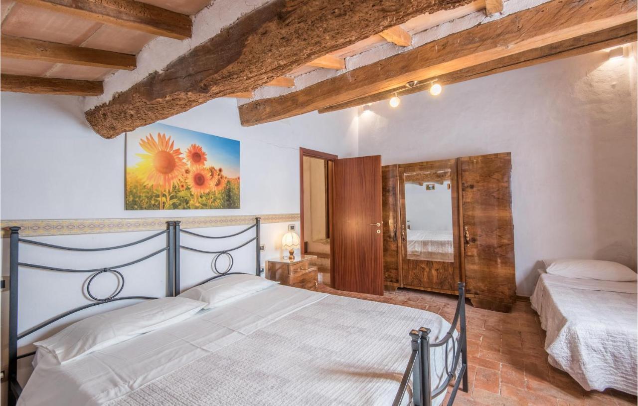 Gorgeous Home In Montalcino With Kitchen Esterno foto